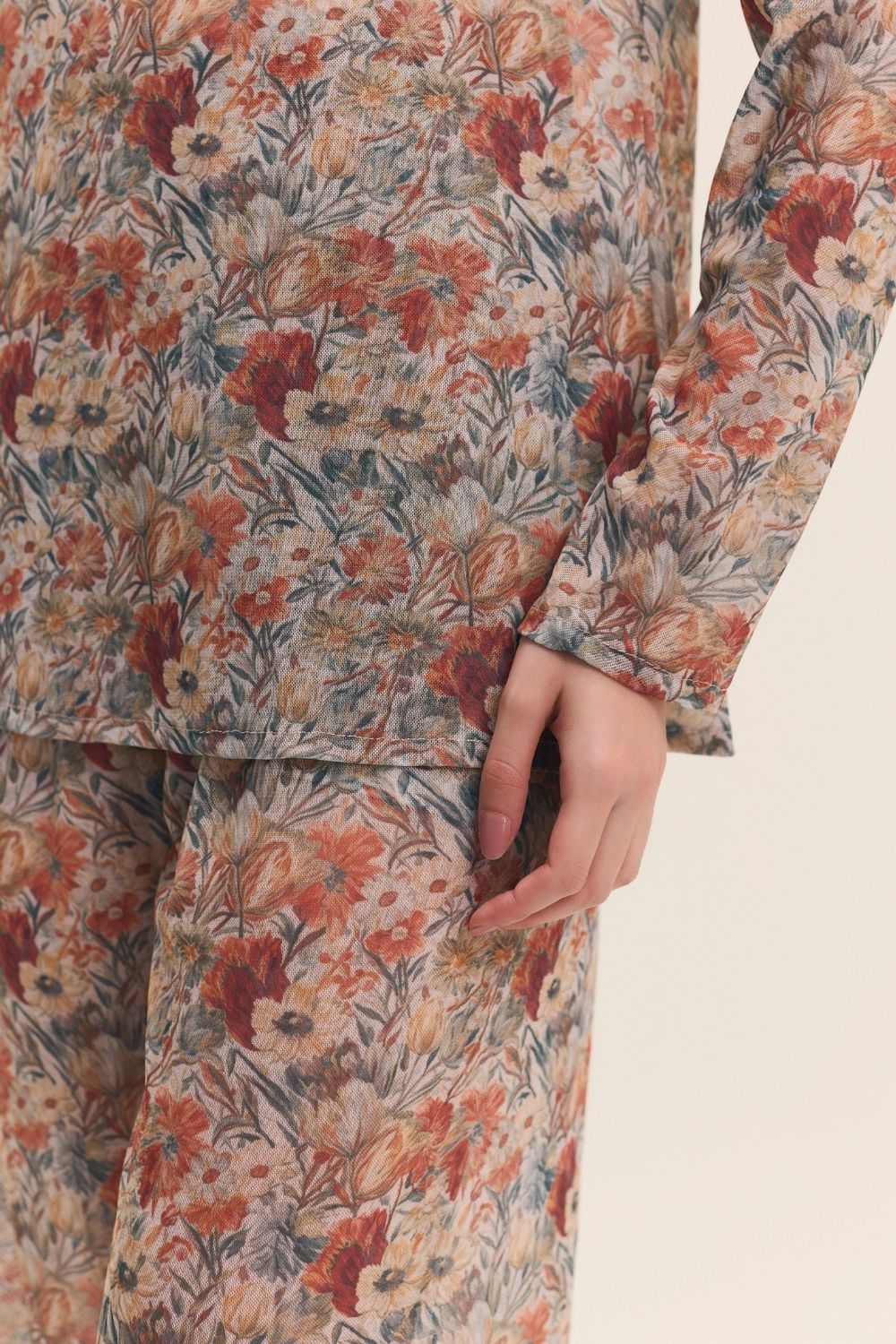 Blusa Tule Tapeçaria