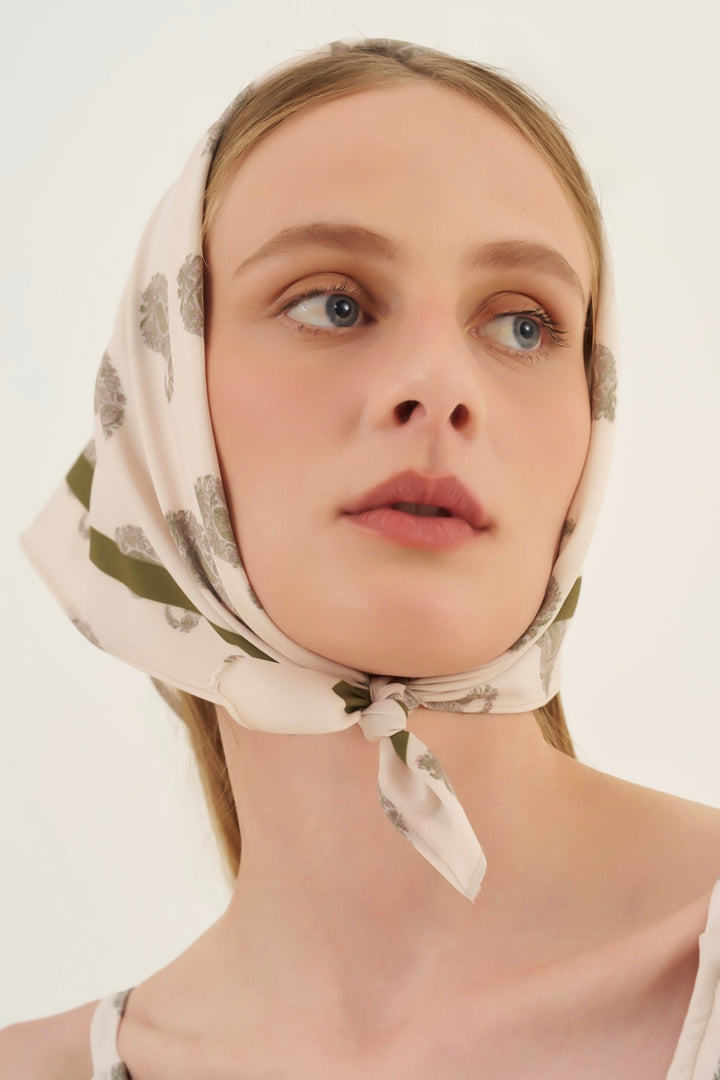 Lenço Petit Carré Paisley